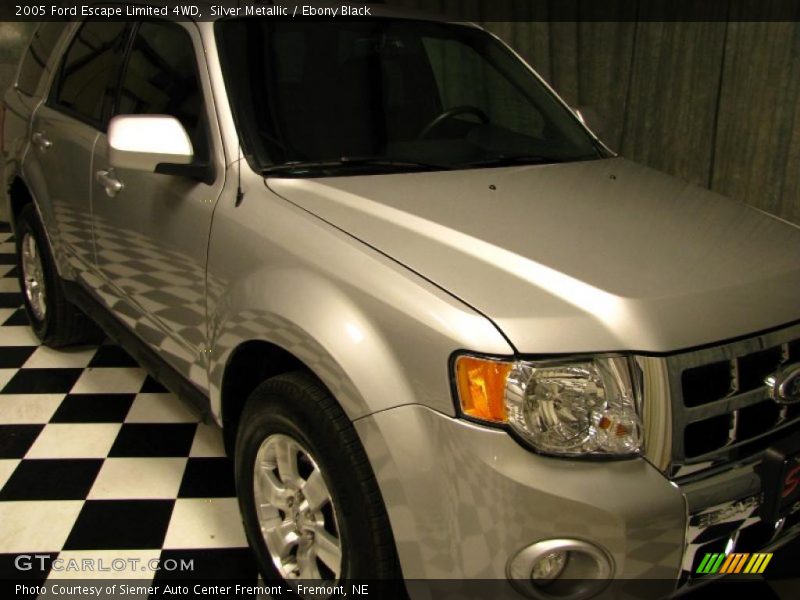 Silver Metallic / Ebony Black 2005 Ford Escape Limited 4WD
