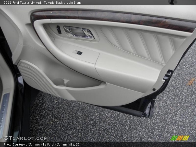 Door Panel of 2011 Taurus Limited