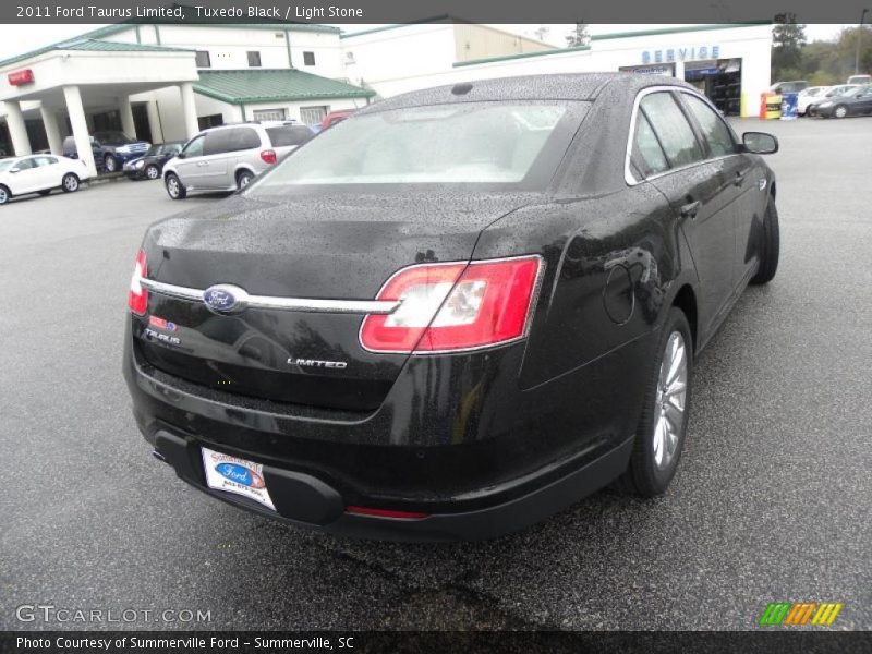 Tuxedo Black / Light Stone 2011 Ford Taurus Limited