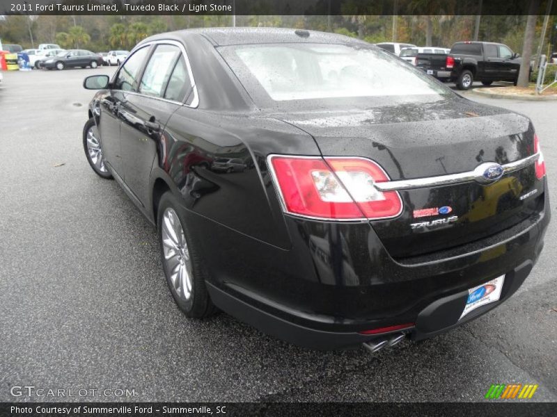 Tuxedo Black / Light Stone 2011 Ford Taurus Limited
