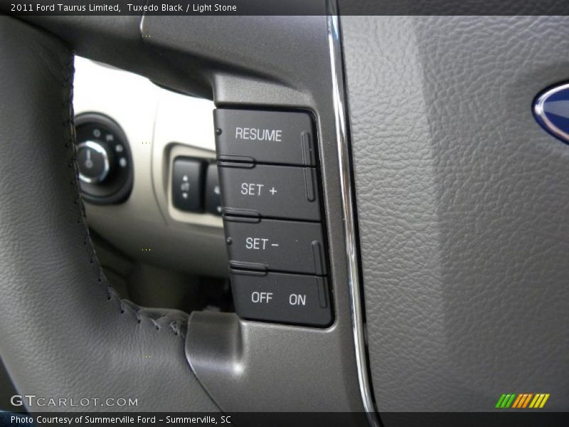 Tuxedo Black / Light Stone 2011 Ford Taurus Limited
