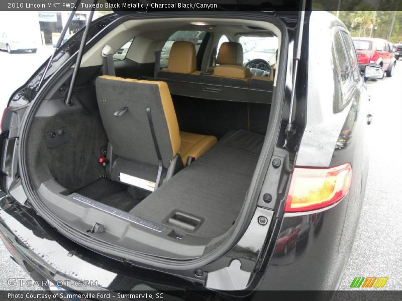  2010 MKT FWD Trunk