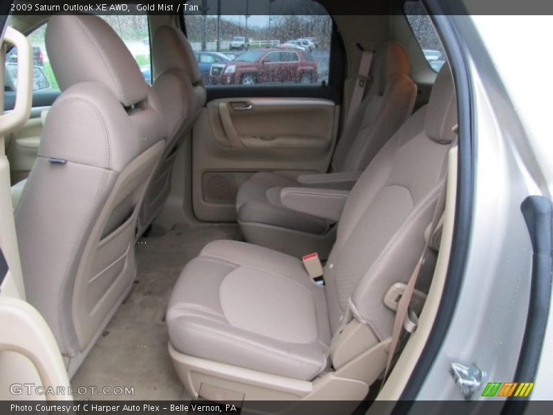  2009 Outlook XE AWD Tan Interior