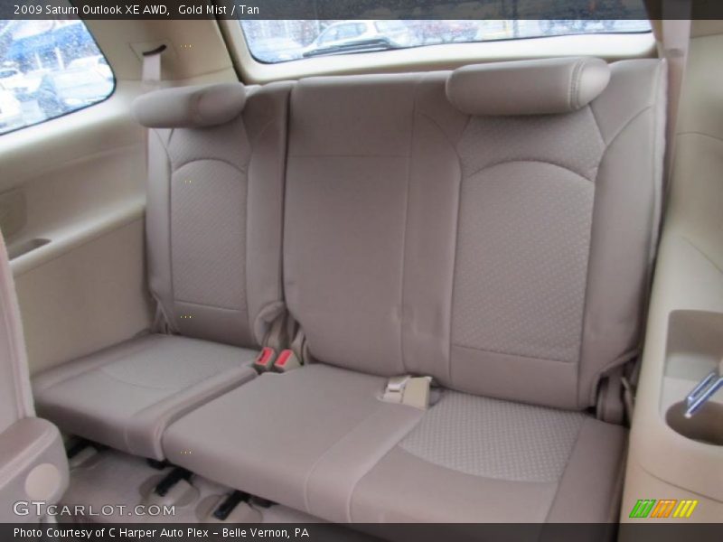  2009 Outlook XE AWD Tan Interior