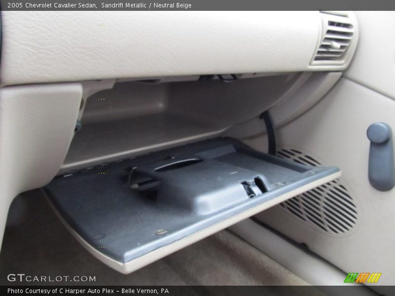 Sandrift Metallic / Neutral Beige 2005 Chevrolet Cavalier Sedan