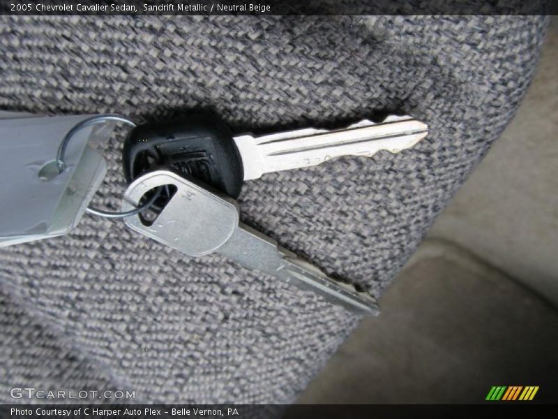 Sandrift Metallic / Neutral Beige 2005 Chevrolet Cavalier Sedan
