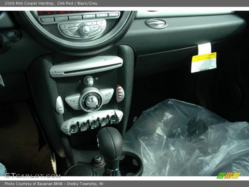 Chili Red / Black/Grey 2009 Mini Cooper Hardtop
