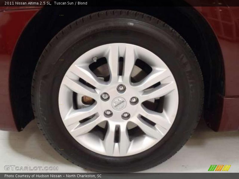 Tuscan Sun / Blond 2011 Nissan Altima 2.5 SL