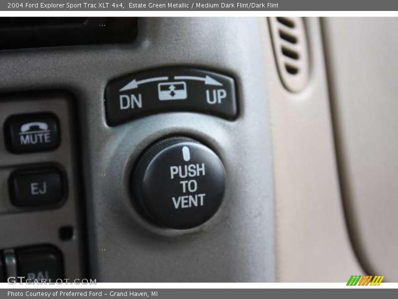 Estate Green Metallic / Medium Dark Flint/Dark Flint 2004 Ford Explorer Sport Trac XLT 4x4
