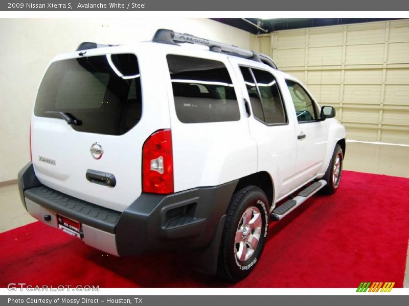 Avalanche White / Steel 2009 Nissan Xterra S