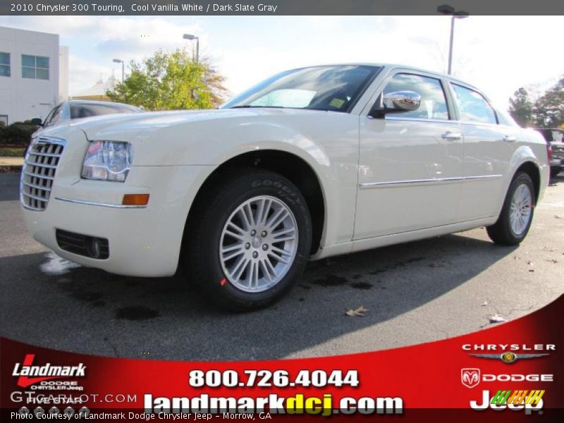 Cool Vanilla White / Dark Slate Gray 2010 Chrysler 300 Touring