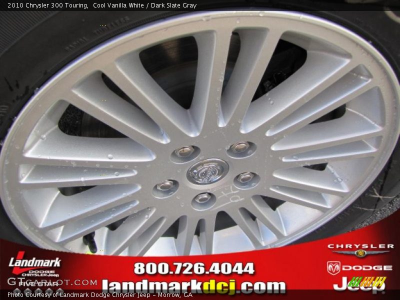 Cool Vanilla White / Dark Slate Gray 2010 Chrysler 300 Touring