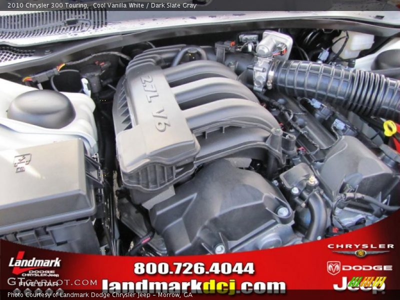 Cool Vanilla White / Dark Slate Gray 2010 Chrysler 300 Touring