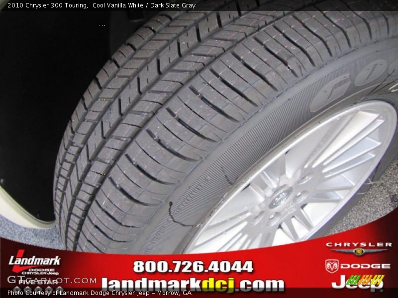 Cool Vanilla White / Dark Slate Gray 2010 Chrysler 300 Touring