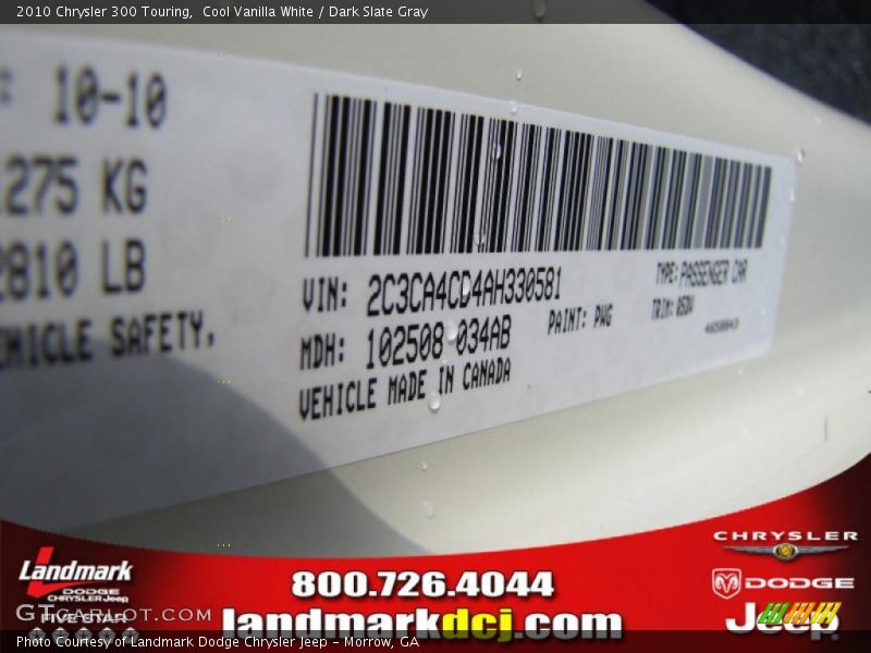 Cool Vanilla White / Dark Slate Gray 2010 Chrysler 300 Touring