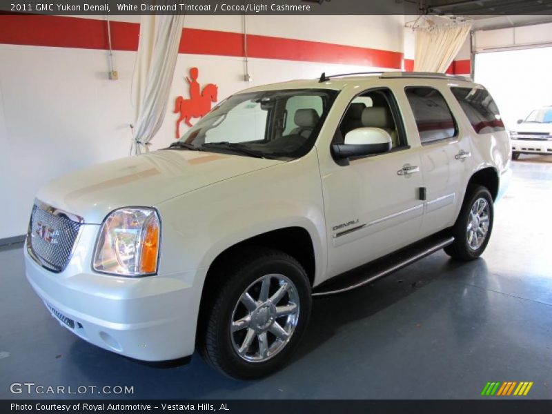 White Diamond Tintcoat / Cocoa/Light Cashmere 2011 GMC Yukon Denali