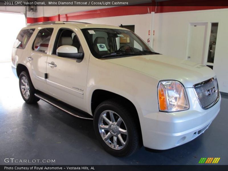 White Diamond Tintcoat / Cocoa/Light Cashmere 2011 GMC Yukon Denali