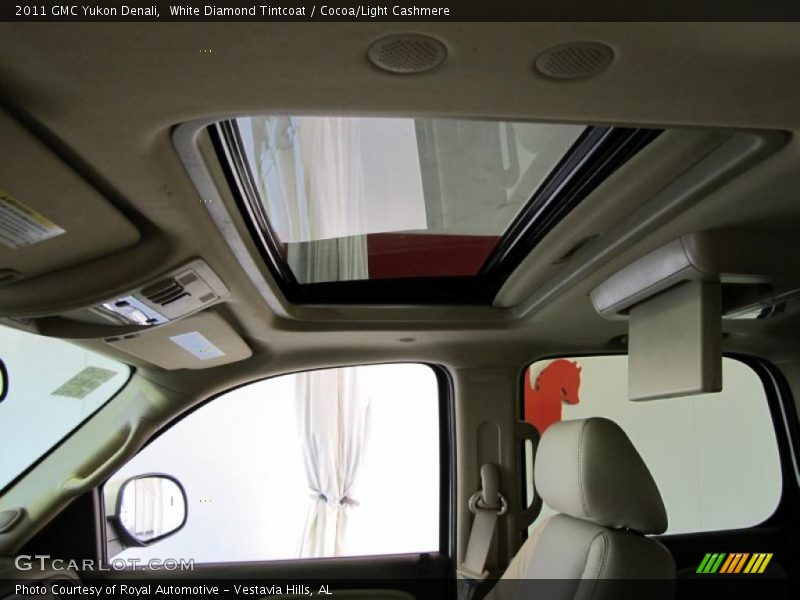 Sunroof of 2011 Yukon Denali