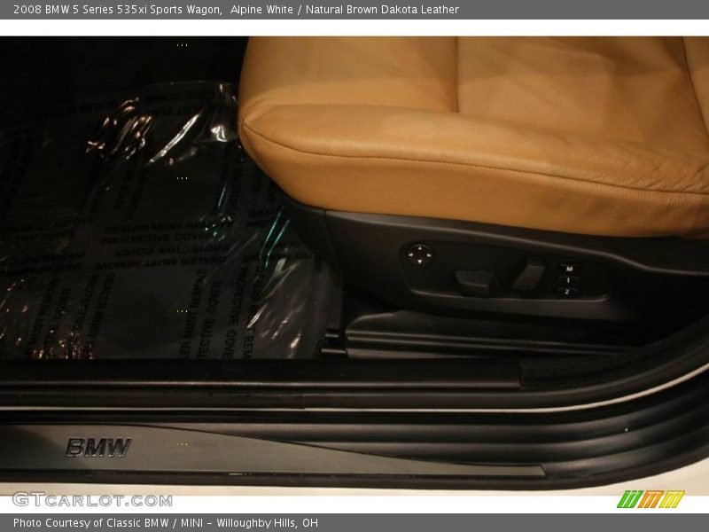 Alpine White / Natural Brown Dakota Leather 2008 BMW 5 Series 535xi Sports Wagon