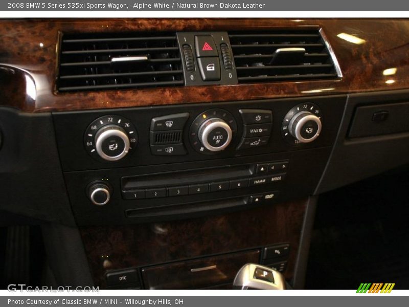 Controls of 2008 5 Series 535xi Sports Wagon