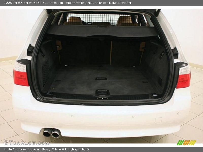  2008 5 Series 535xi Sports Wagon Trunk