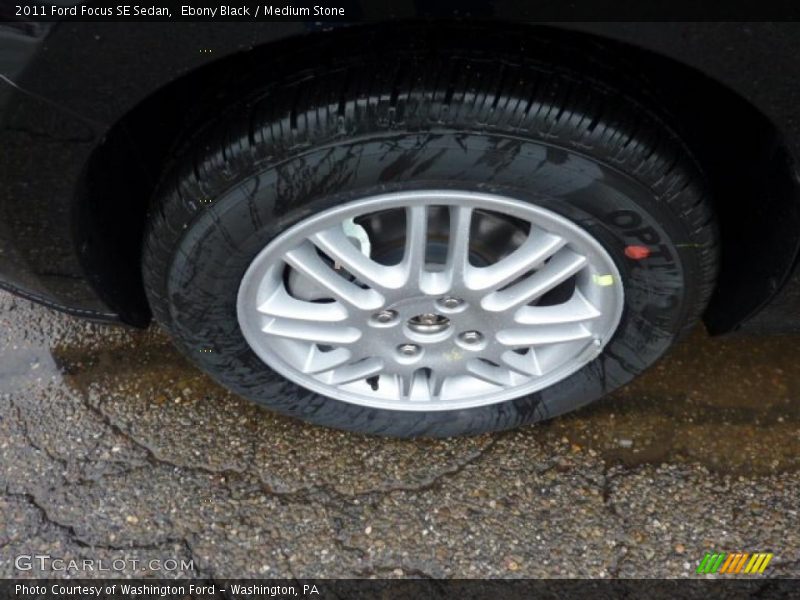 Ebony Black / Medium Stone 2011 Ford Focus SE Sedan