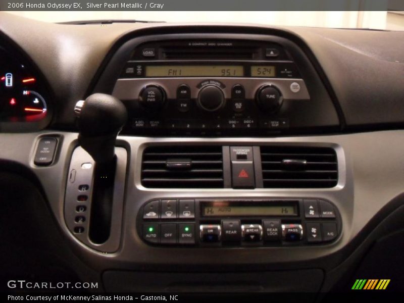 Silver Pearl Metallic / Gray 2006 Honda Odyssey EX