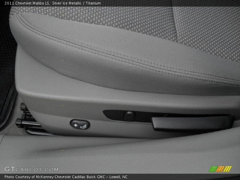 Silver Ice Metallic / Titanium 2011 Chevrolet Malibu LS