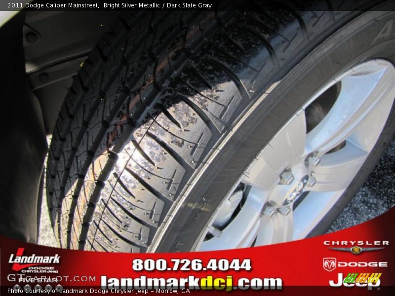 Bright Silver Metallic / Dark Slate Gray 2011 Dodge Caliber Mainstreet