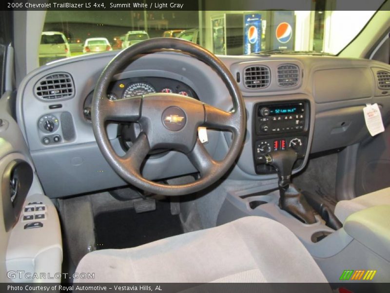 Summit White / Light Gray 2006 Chevrolet TrailBlazer LS 4x4