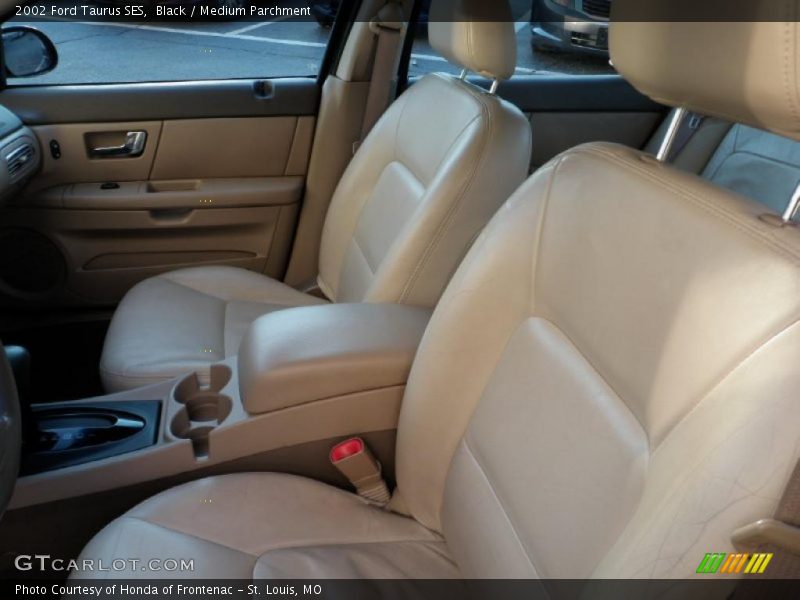 Black / Medium Parchment 2002 Ford Taurus SES