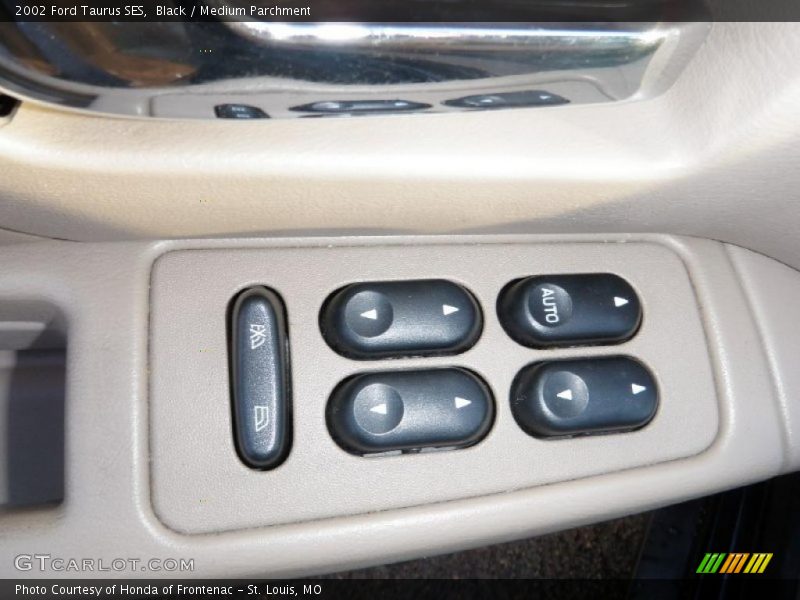 Black / Medium Parchment 2002 Ford Taurus SES