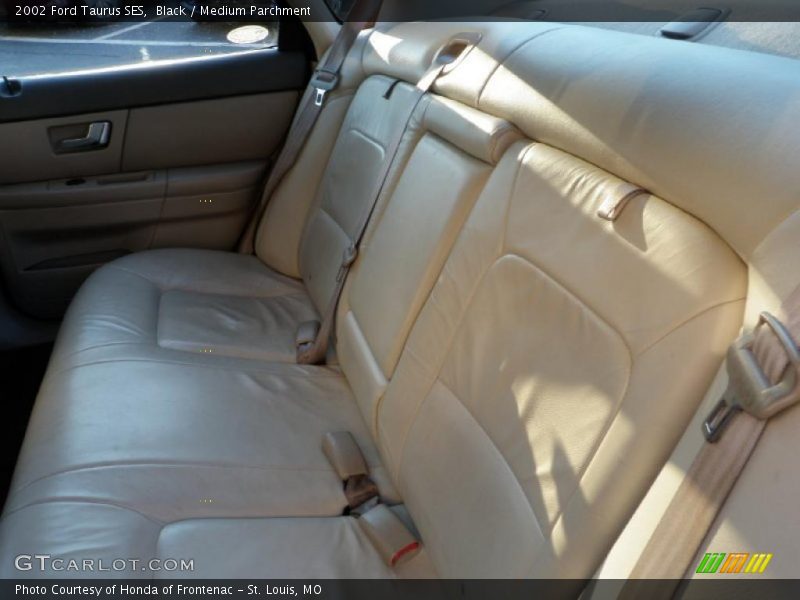  2002 Taurus SES Medium Parchment Interior