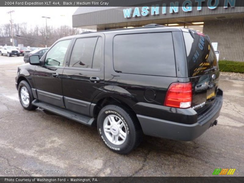 Black / Medium Flint Gray 2004 Ford Expedition XLT 4x4