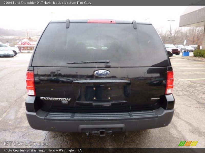 Black / Medium Flint Gray 2004 Ford Expedition XLT 4x4