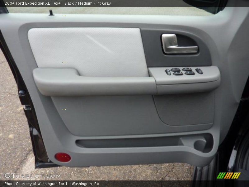Black / Medium Flint Gray 2004 Ford Expedition XLT 4x4