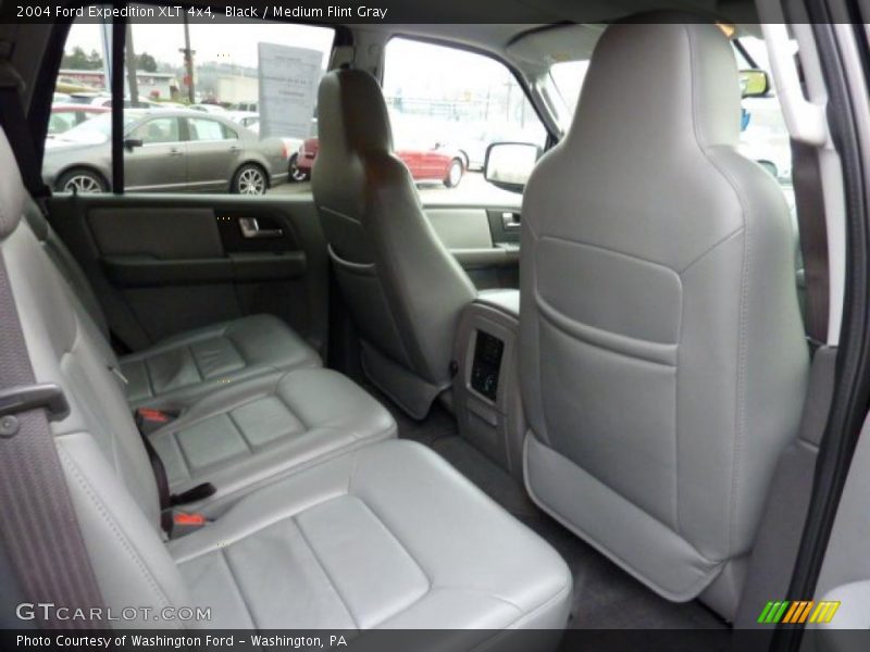 Black / Medium Flint Gray 2004 Ford Expedition XLT 4x4