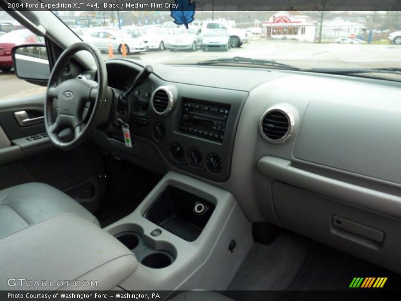 Black / Medium Flint Gray 2004 Ford Expedition XLT 4x4