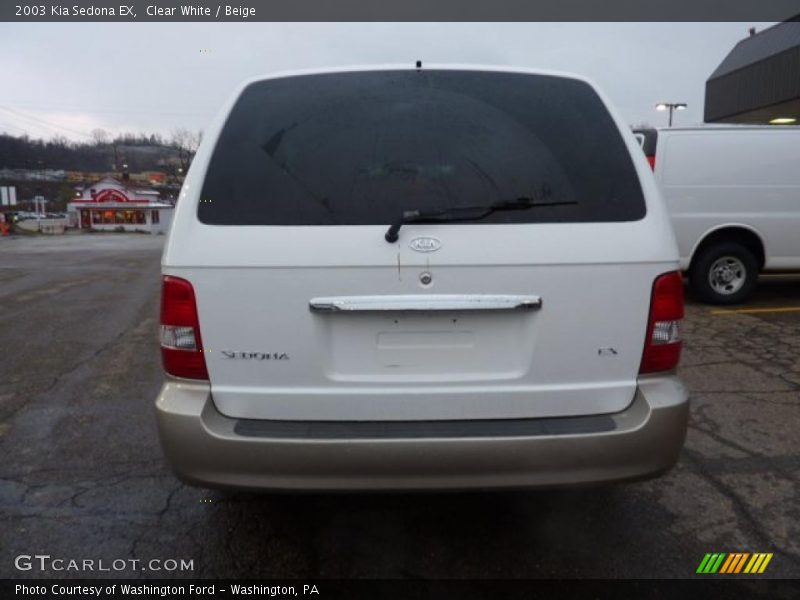 Clear White / Beige 2003 Kia Sedona EX