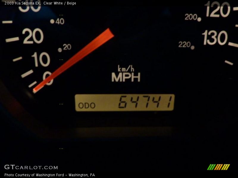 Clear White / Beige 2003 Kia Sedona EX