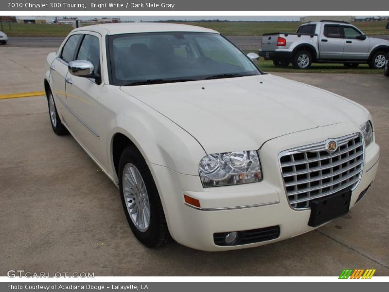 Bright White / Dark Slate Gray 2010 Chrysler 300 Touring
