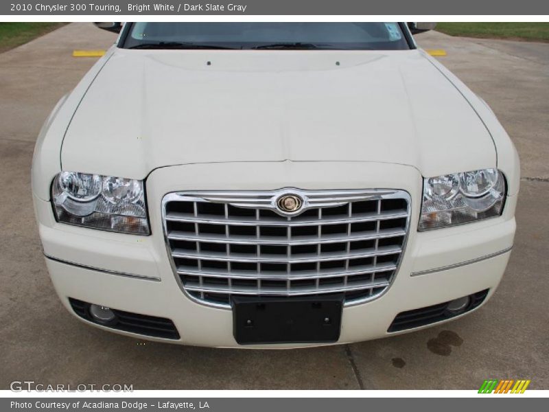 Bright White / Dark Slate Gray 2010 Chrysler 300 Touring