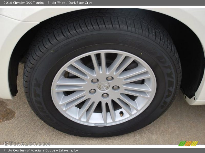 Bright White / Dark Slate Gray 2010 Chrysler 300 Touring