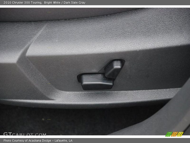 Bright White / Dark Slate Gray 2010 Chrysler 300 Touring