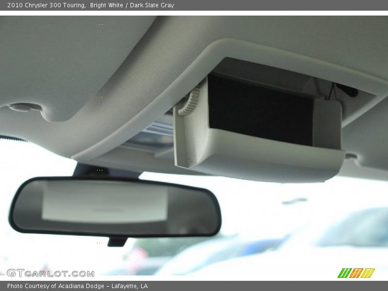 Bright White / Dark Slate Gray 2010 Chrysler 300 Touring