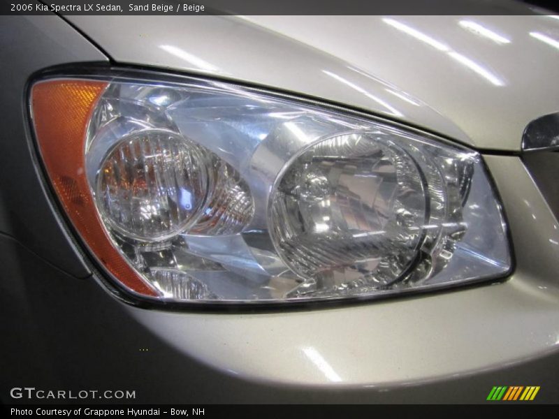 Sand Beige / Beige 2006 Kia Spectra LX Sedan