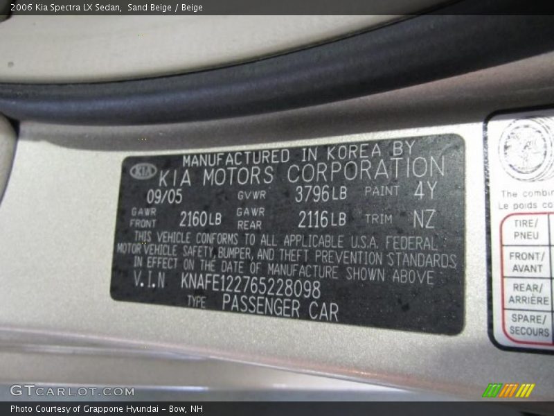 Sand Beige / Beige 2006 Kia Spectra LX Sedan