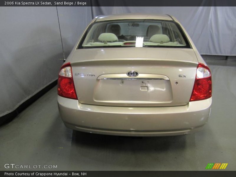 Sand Beige / Beige 2006 Kia Spectra LX Sedan