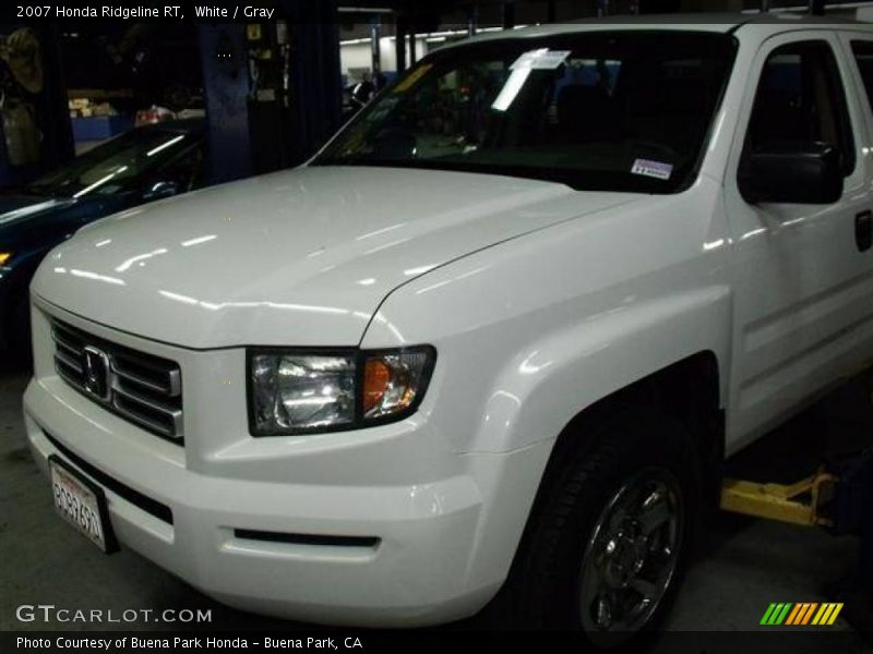 White / Gray 2007 Honda Ridgeline RT