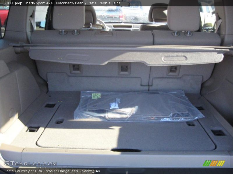 Blackberry Pearl / Pastel Pebble Beige 2011 Jeep Liberty Sport 4x4